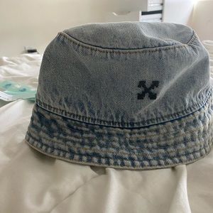 Off white hat for @danigeee95